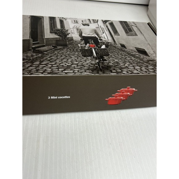 NEW Staub 3 Mini Ceramic Heart Shaped Cocottes Cherry Red with Lids - Picture 9 of 10